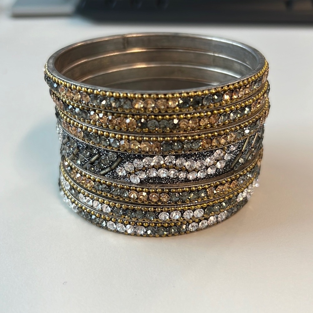 Set of 7 bangle bracelets